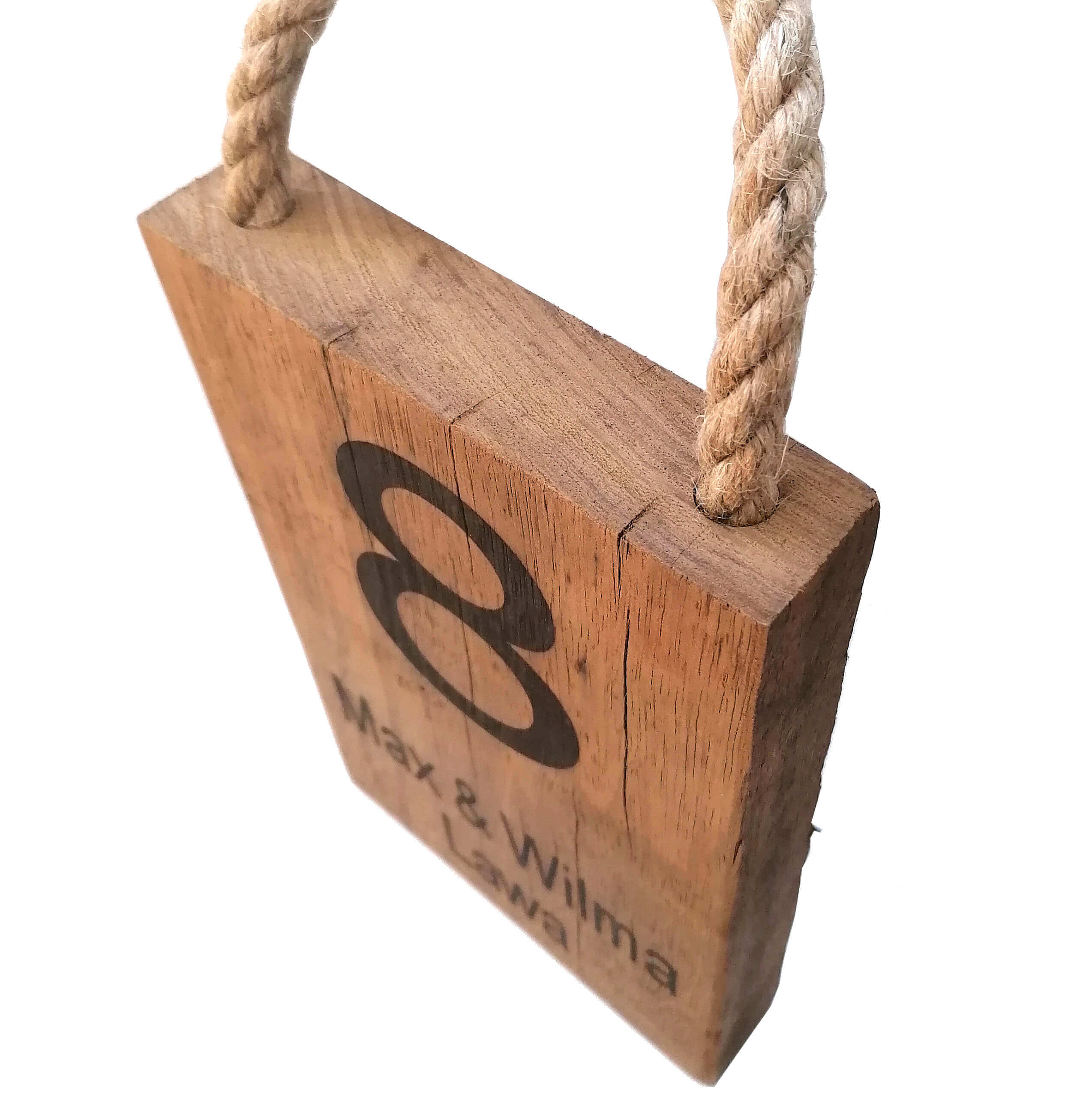 Brievenbusplaatje van hout om op te hangen aan stoer vintage touw
