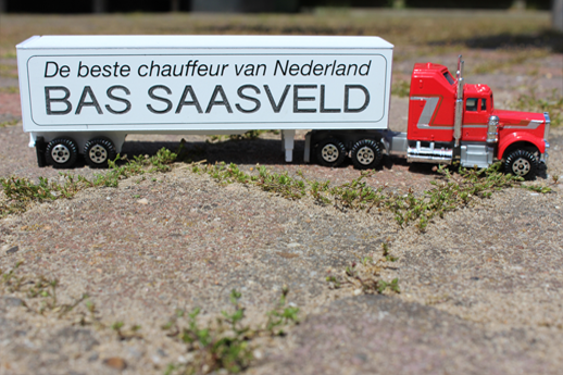 Personaliseer vrachtwagen met naam tekst