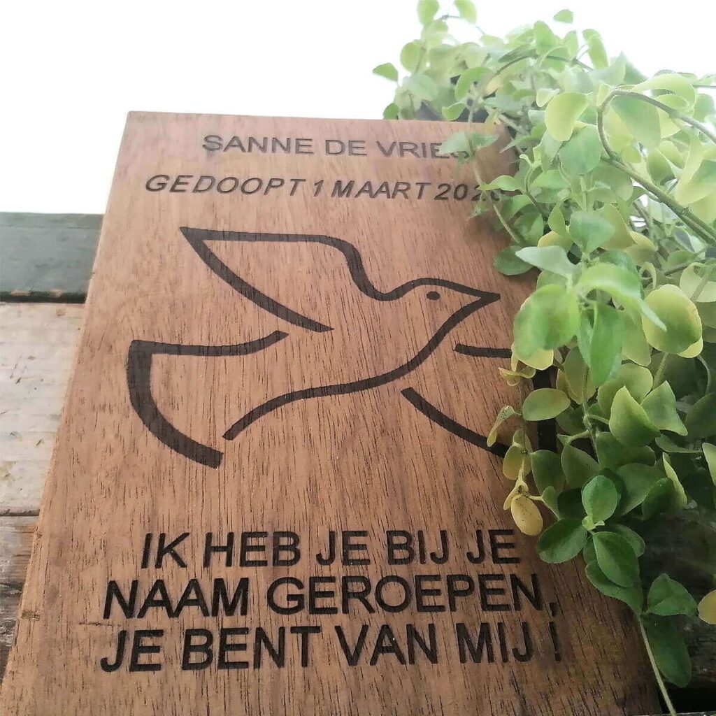 Niet alleen als doopcadeau maar ook voor huwelijk, belijdenis etc. te personaliseren